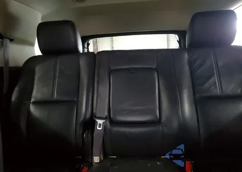 2013 Chevrolet Tahoe K1500 Ls z USA, uszkodzony, nr VIN 1GNSKAE04DR341721